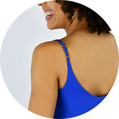 detalhe blusa de alca crepe azul bic inverno frio brilhante escuro