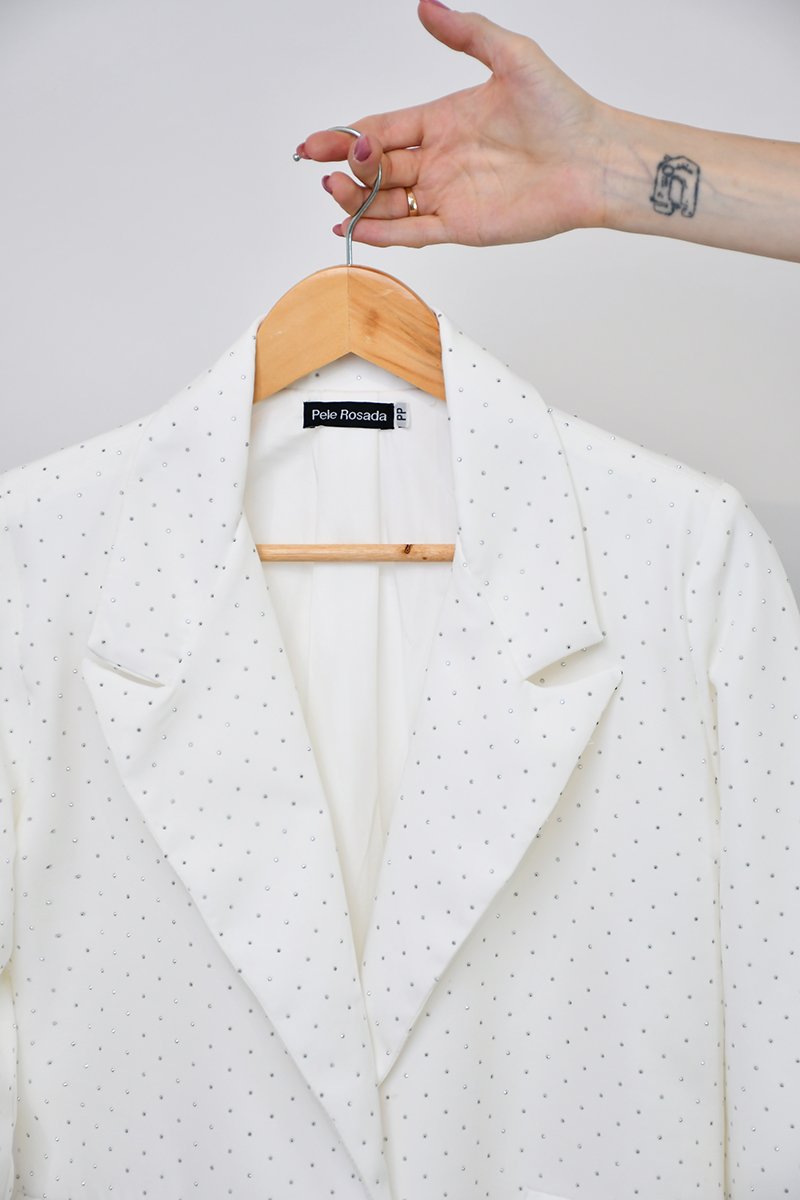 blazer alfaiataria dhara off white gola